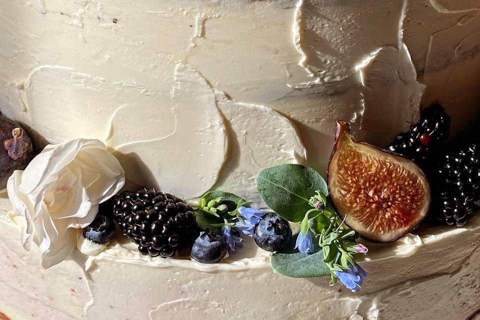 Organic icing with roses