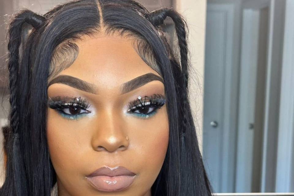 Smokey eye look