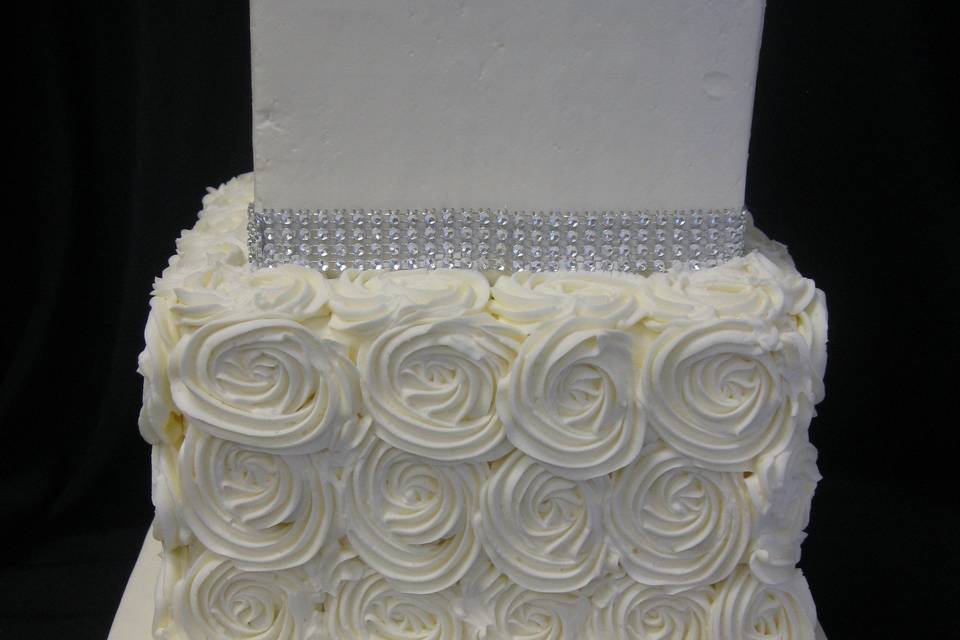 Cake with a floral flourish