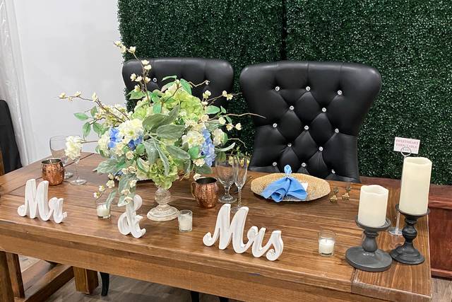 Mr & Mrs table