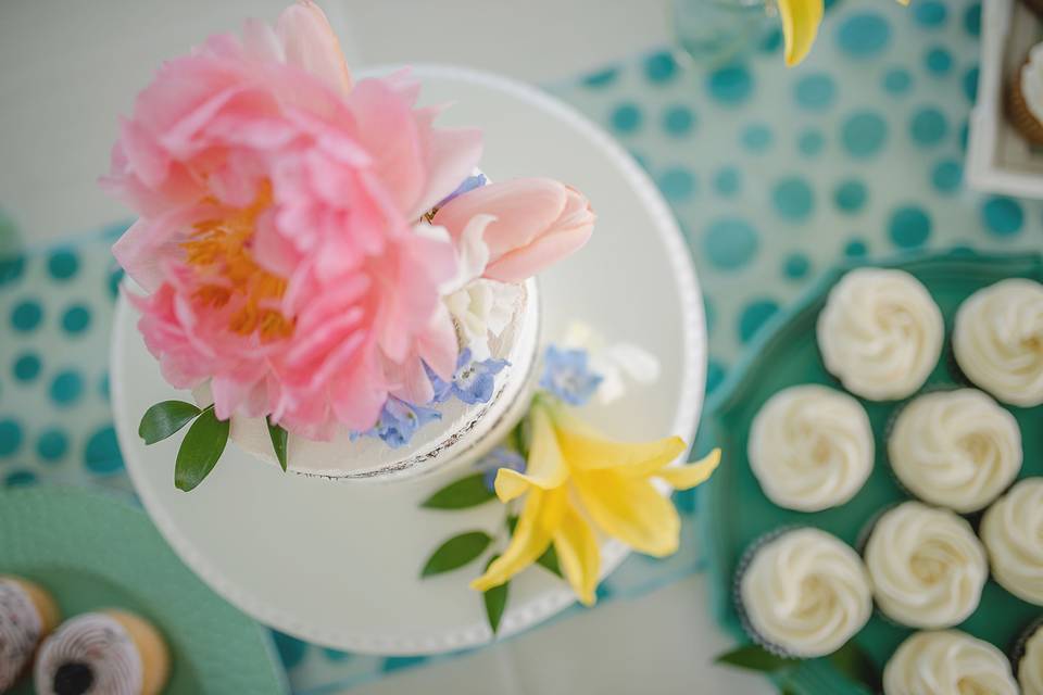 Naked cake decorated with fresh floral (photo credit Expressions by Erica)