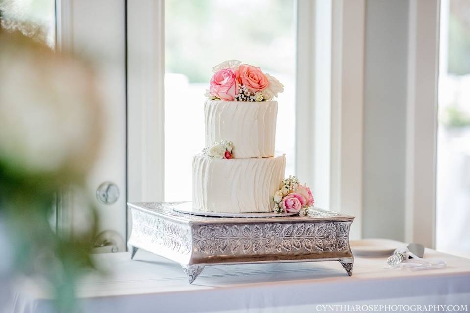 Classic textured wedding cake