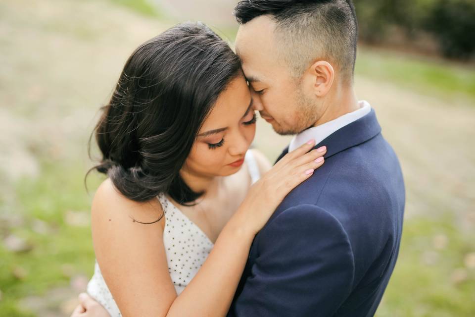 Groom kissing his bride | Kylie Compton Photography
