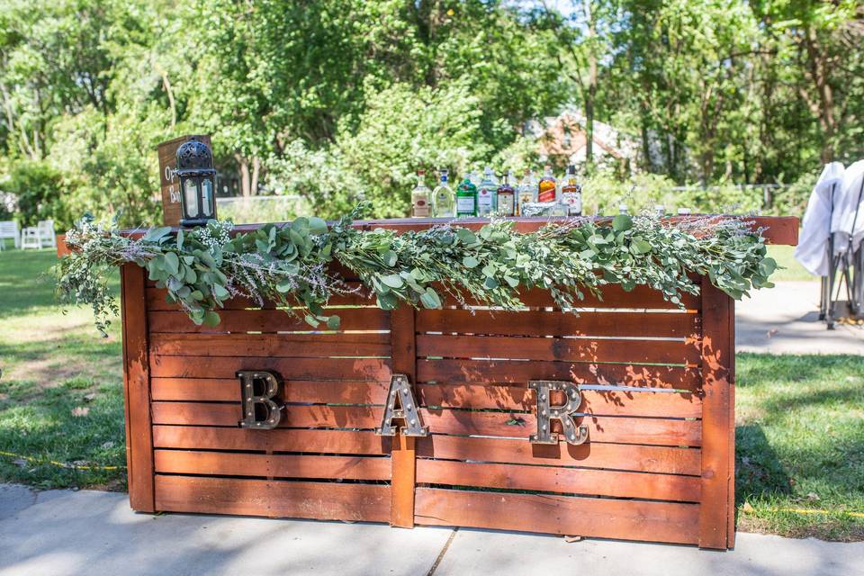 Bar Garland