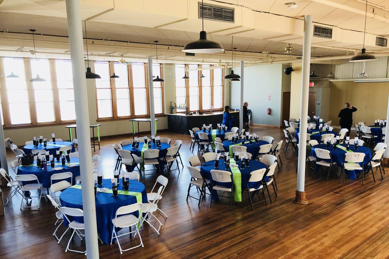 Mississippi River Distilling Company Celebration Center - Venue - Le Claire,  IA - WeddingWire