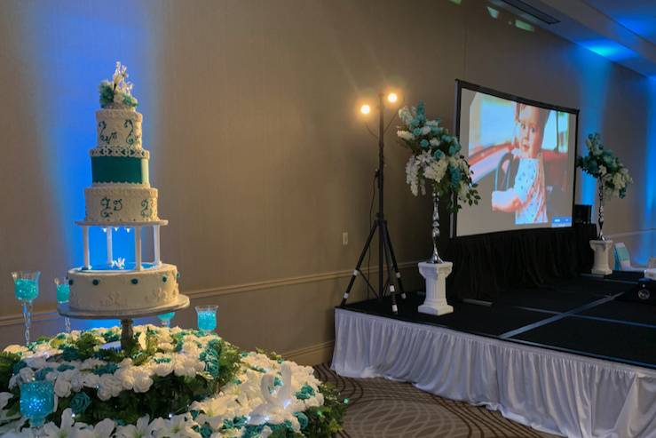 Video projection & cake light