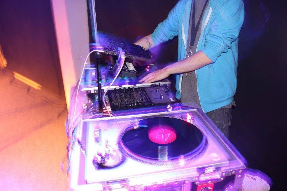 DJ Benny Audeos