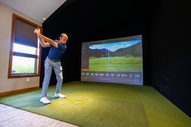 DCC Fairway Lounge Simulator