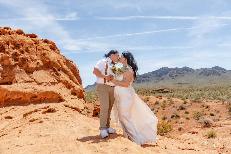 Kiss in the Valley of Fire