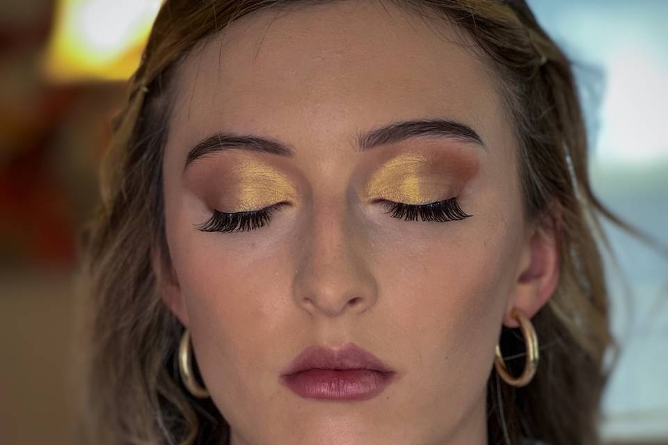 Bridesmaid / gold glam