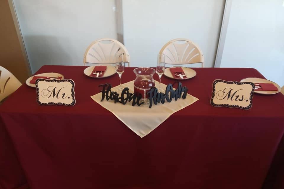 Head Table Simplicity