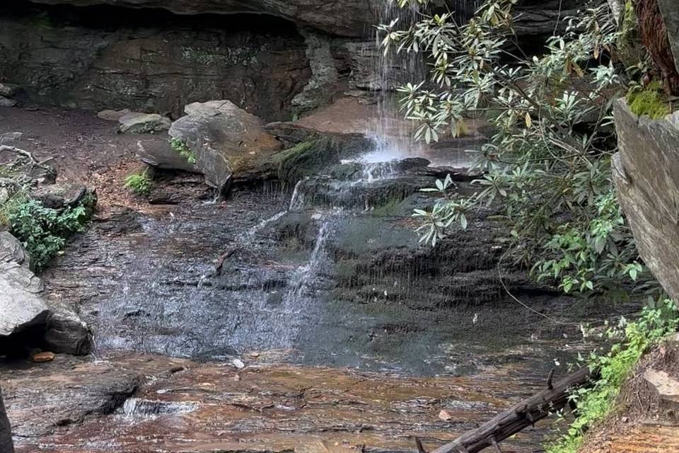 Waterfall elopemement