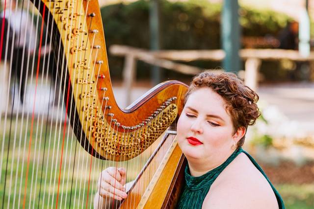 Victoria Parrish, Harpist