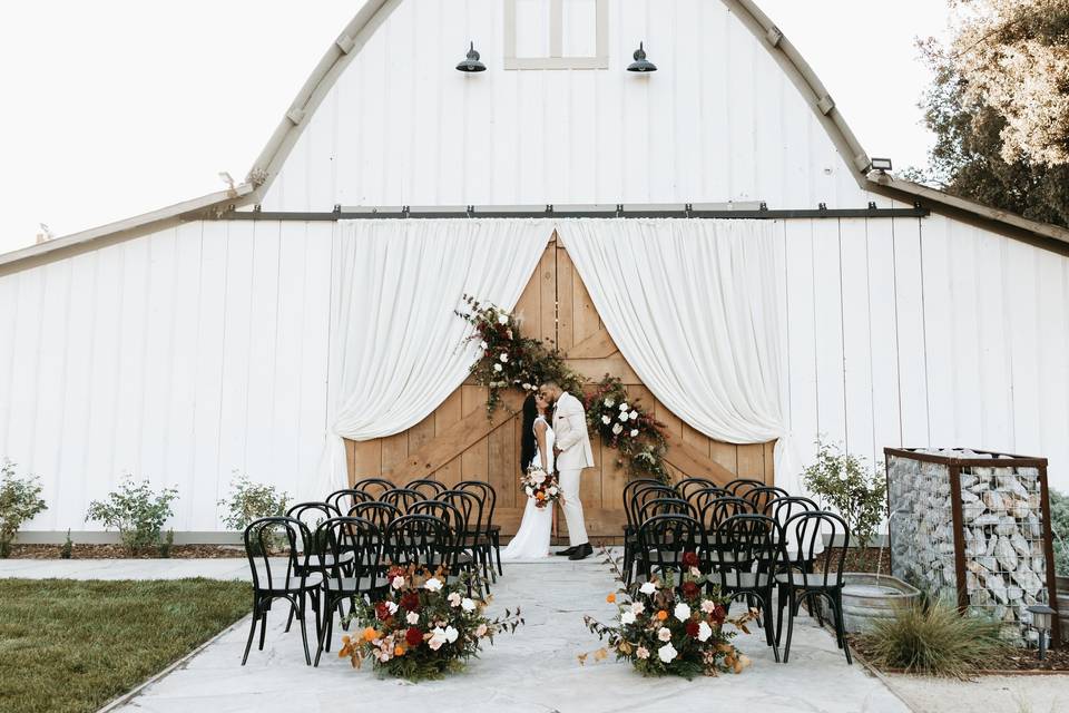 Outdoor Barn Ceremony