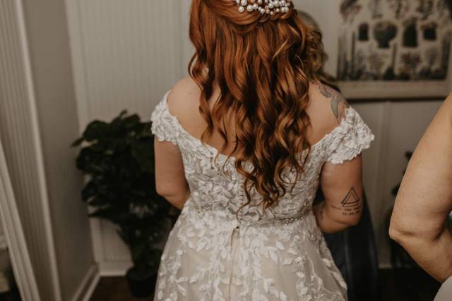 Curly bridal look