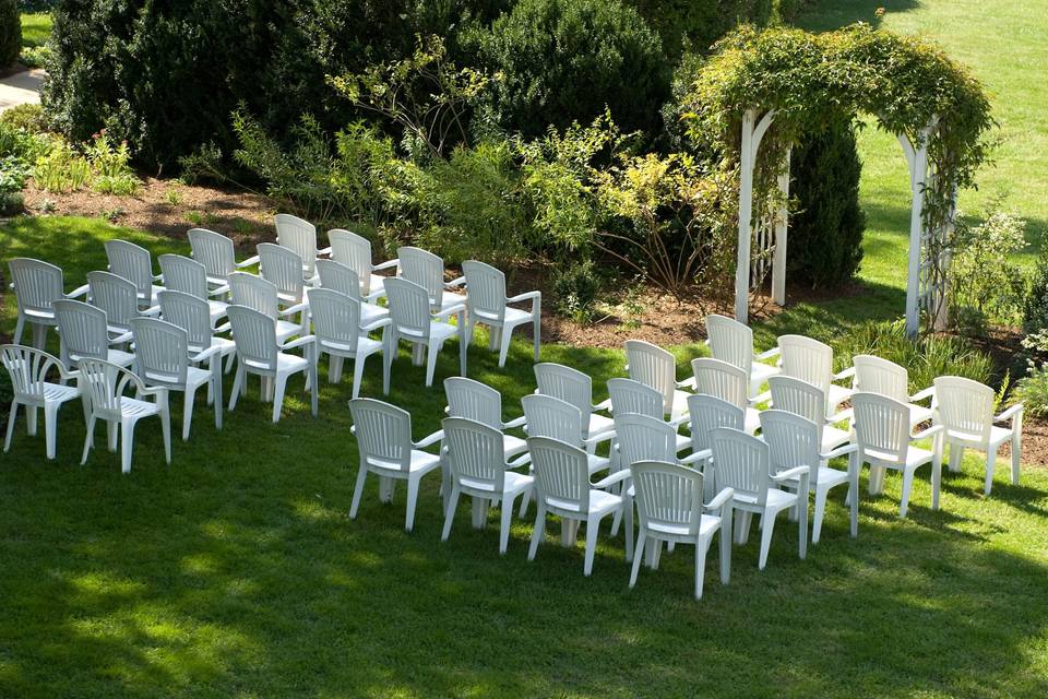Upper lawn seats up to 50 guests.