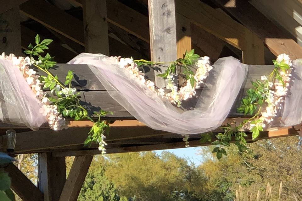 Outdoor wedding decor