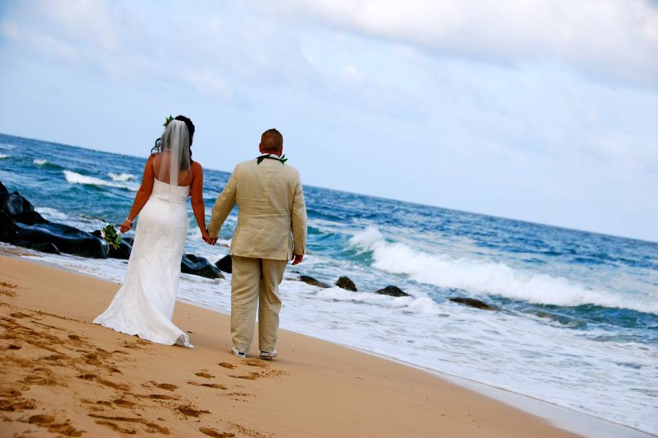 Beach wedding at Lydgate Beach, Kauai.