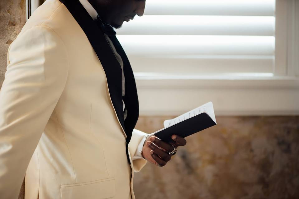 Groom read vow