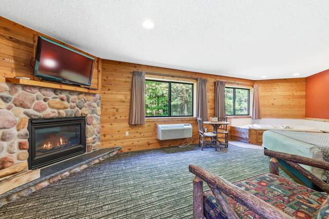 King Fireplace Room
