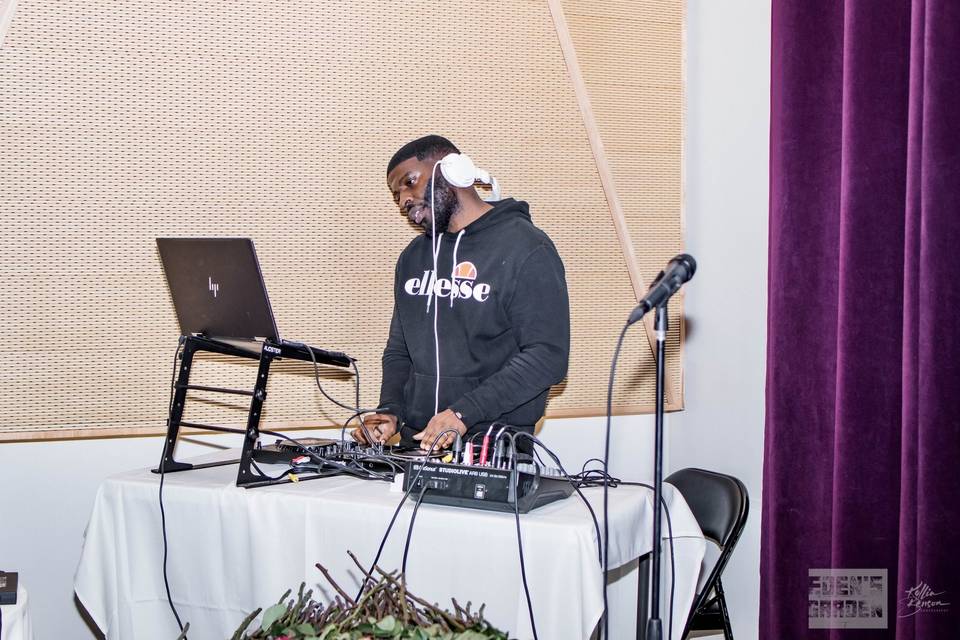 AfroVibes DJ Mike