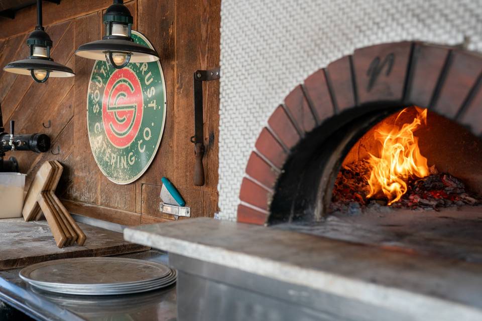 Wood-fired oven