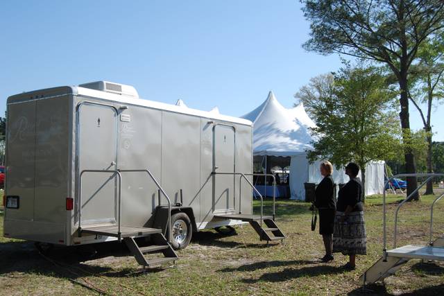 Men and Women Multi-Stall