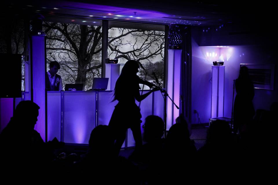 Six column music event