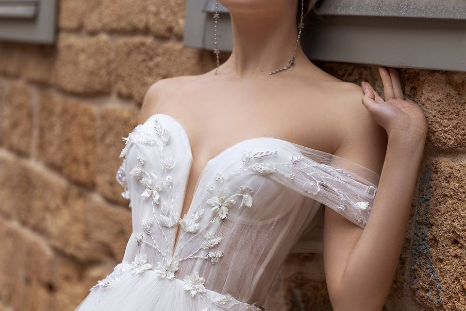 Wedding dress w. cap seeves