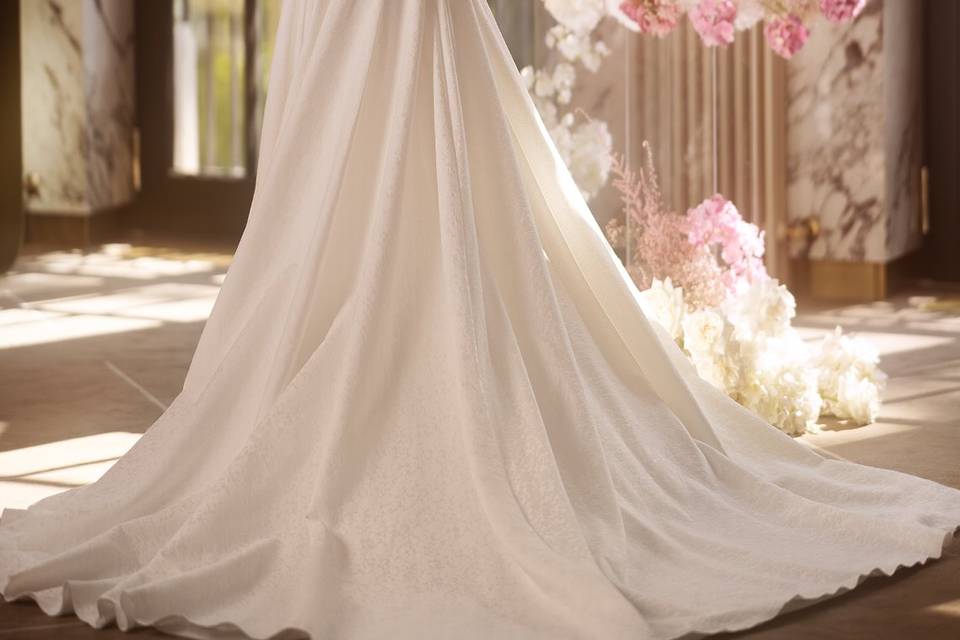 #Ball gown with bow