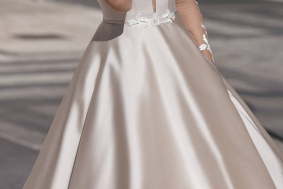 A-line Bridal gown w. sleeves