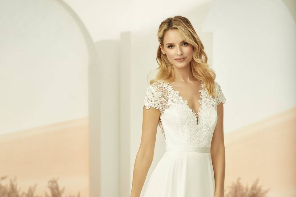 Bridal gown with sleeves