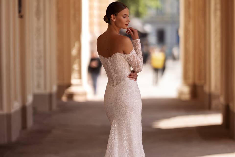 #long sleeves bridal gown