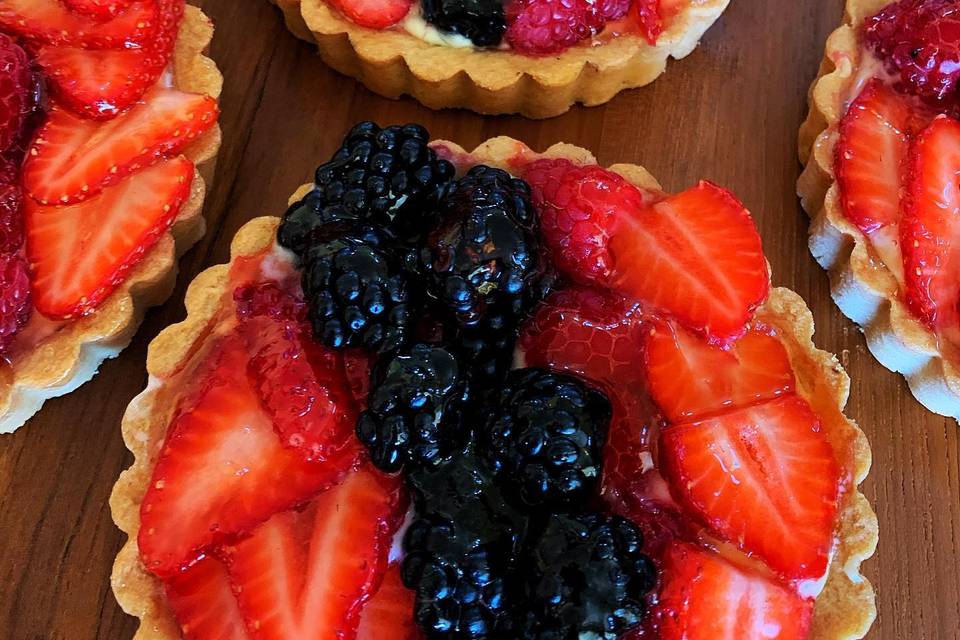 Fresh berry tart