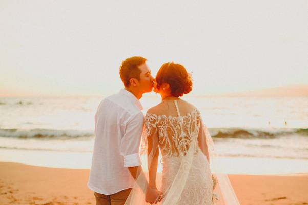 Kiss on the beach