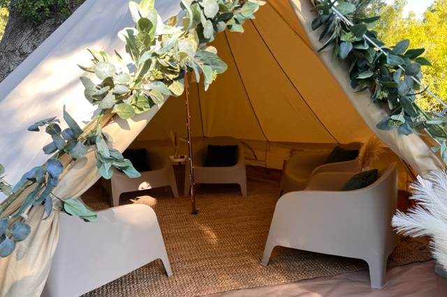 Small tent lounge
