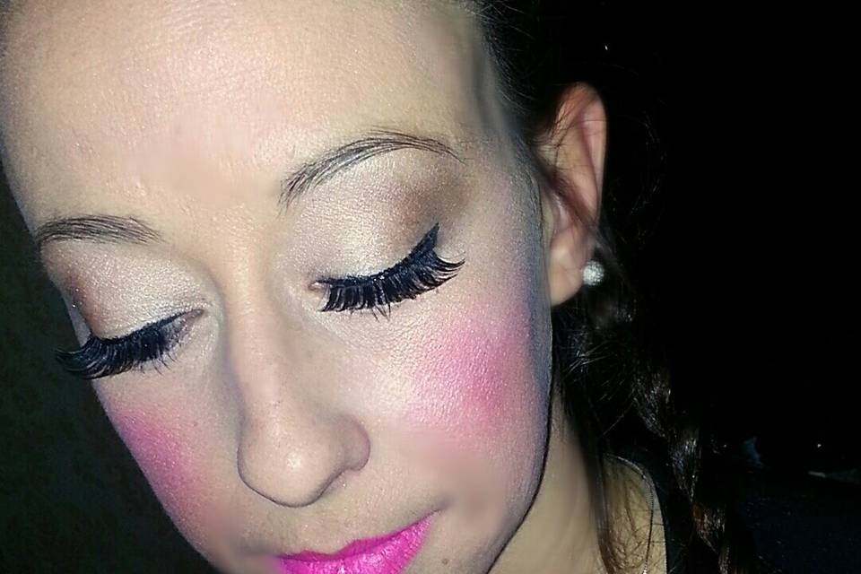 Recklysss Beauty Hair & Makeup