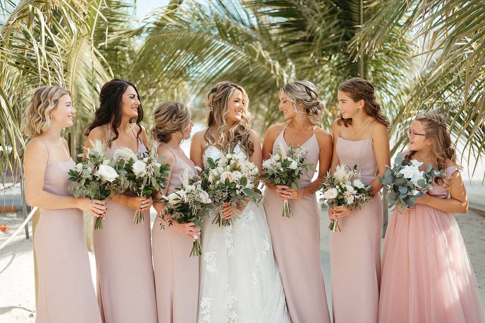 Bridesmaids & the iconic palms