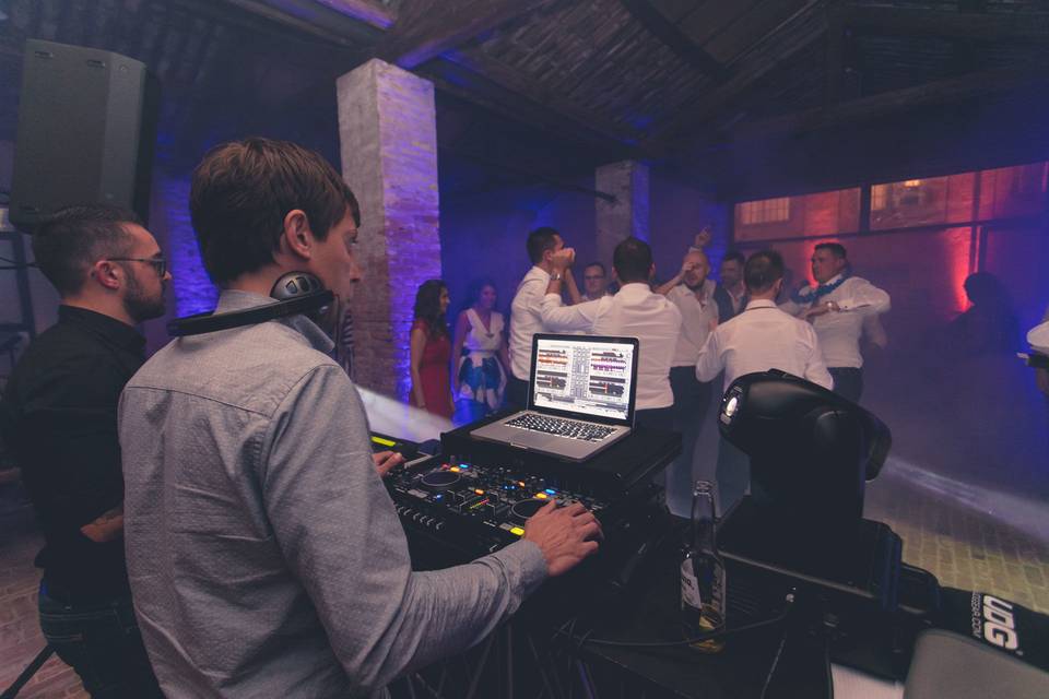 DJS FOR PARTY