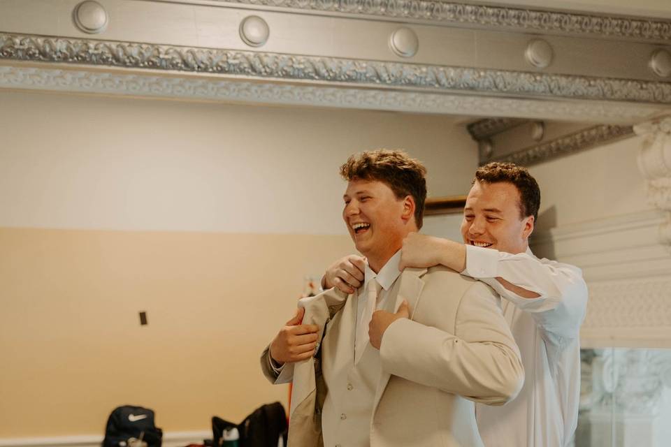 Groom suite
