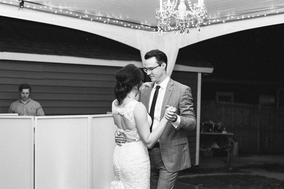 Couple dancing B&W