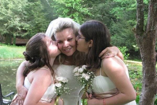 The bride with her bridesmaids