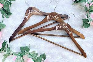 Bride hanger