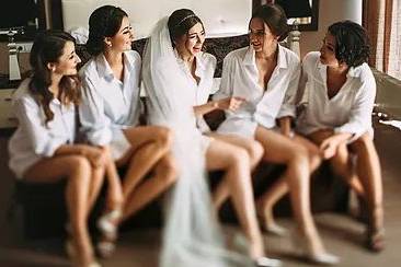 The bride with her bridesmaids