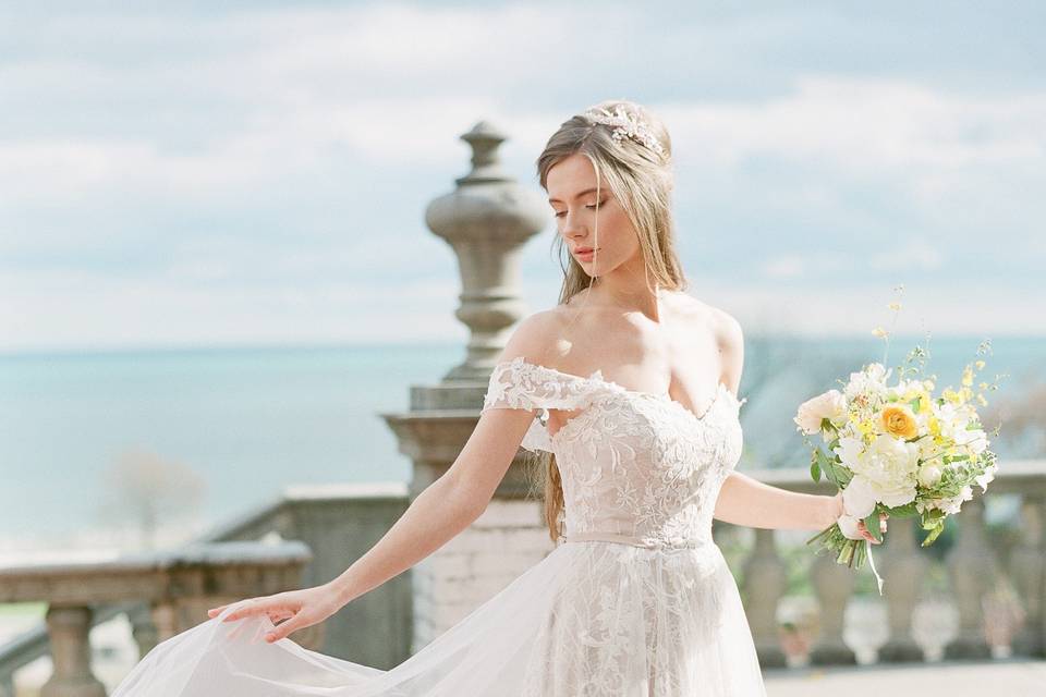 Bridal portrait with bouquet