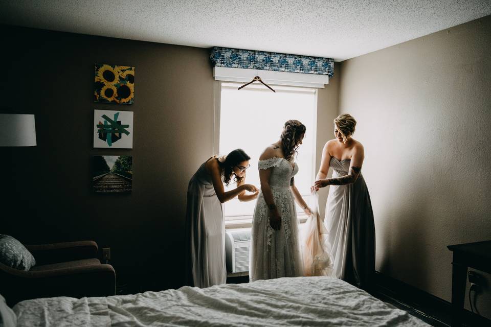 Perfect lighting with the gals
