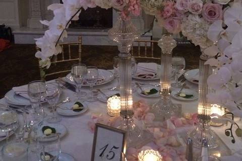 White booming centerpieces