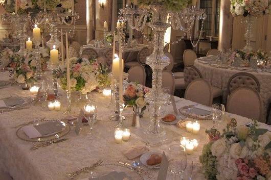 White floral centerpiece