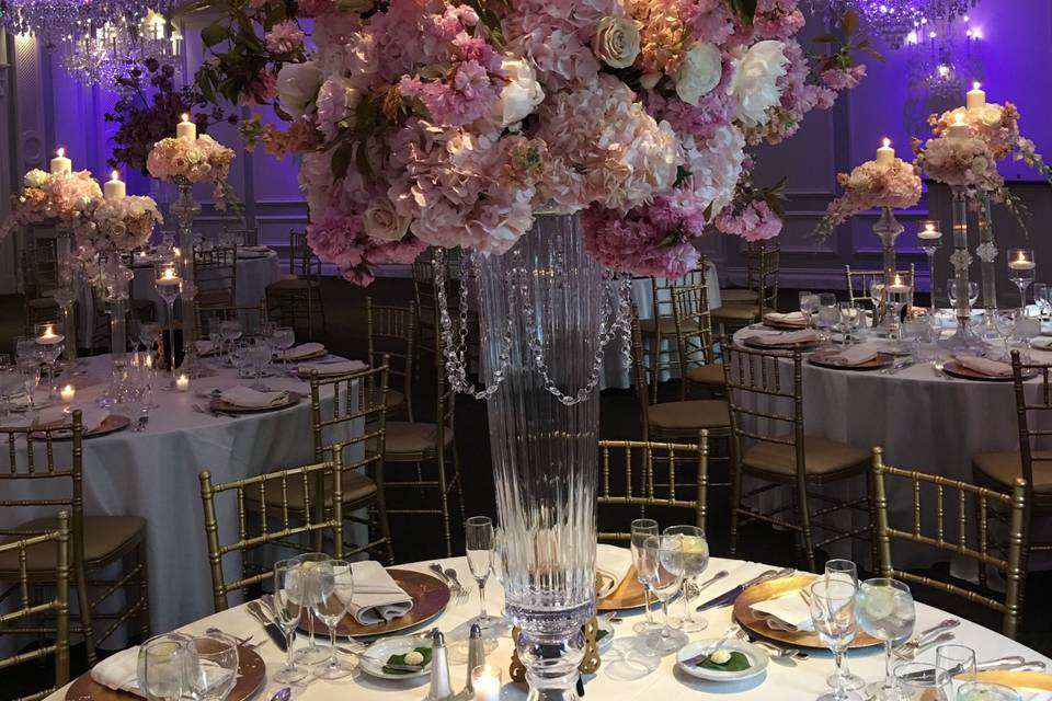 White floral centerpiece