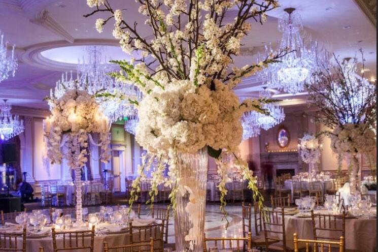 White floral centerpiece